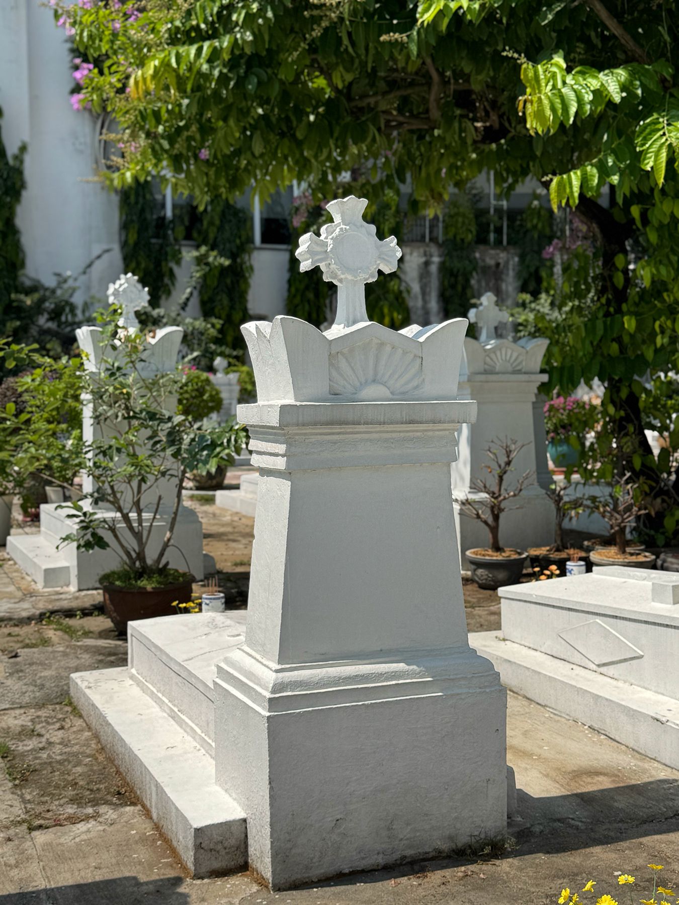 Nghĩa trang các linh mục Chí Hòa