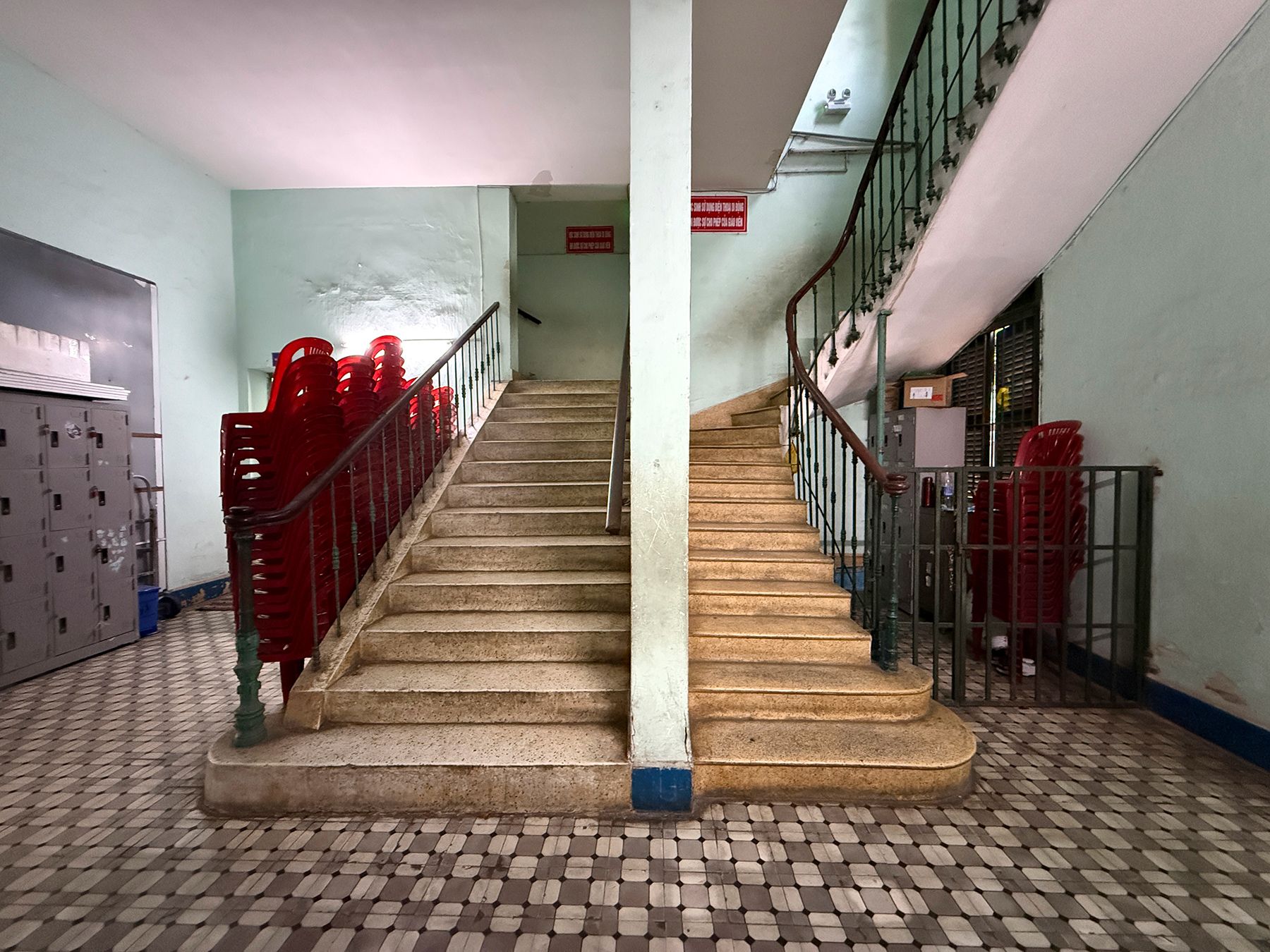 Trường THCS Hồng Bàng