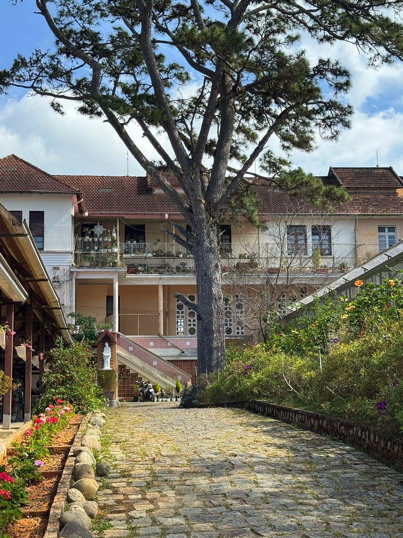 Notre Dame du Langbian