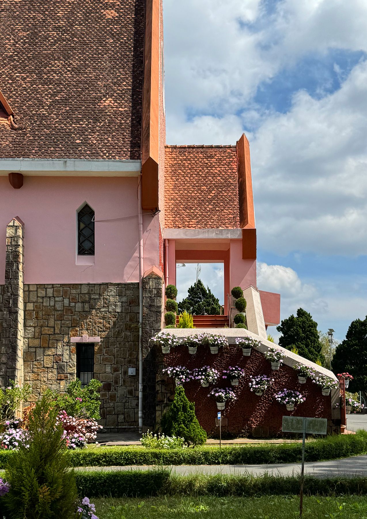 Nhà thờ Domaine de Marie