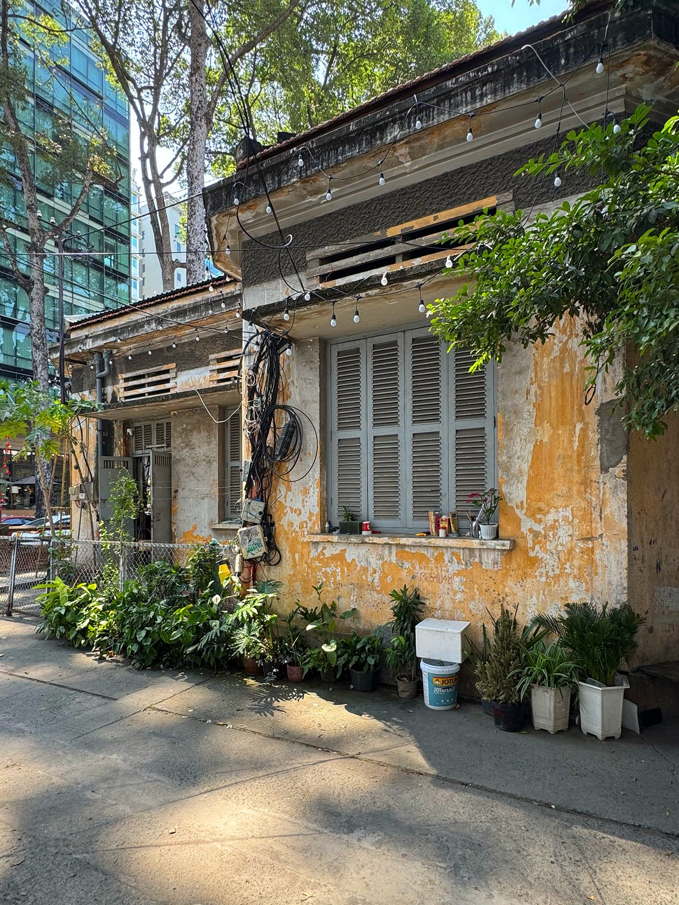 Cửa lá sách 