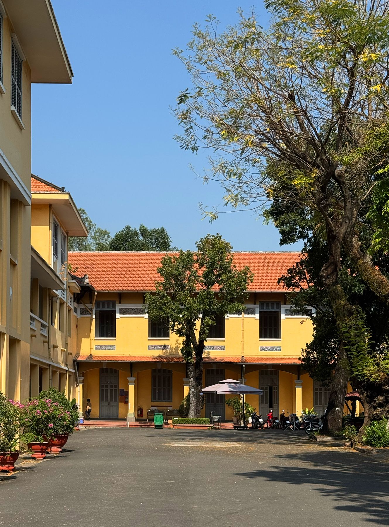 Trường Nguyễn Thị Minh Khai 